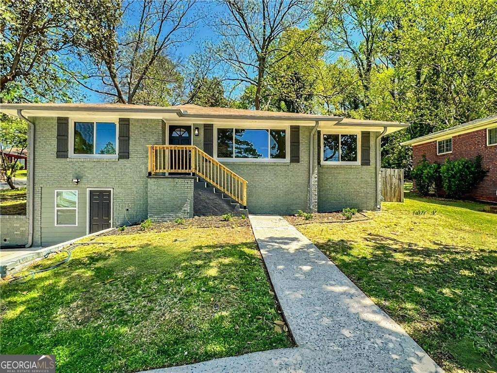 Photo of 147 Hermer Circle NW, Atlanta, GA 30311 (MLS # 10654204)