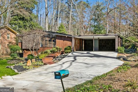 1121 Vistavia CIR Decatur GA 30033