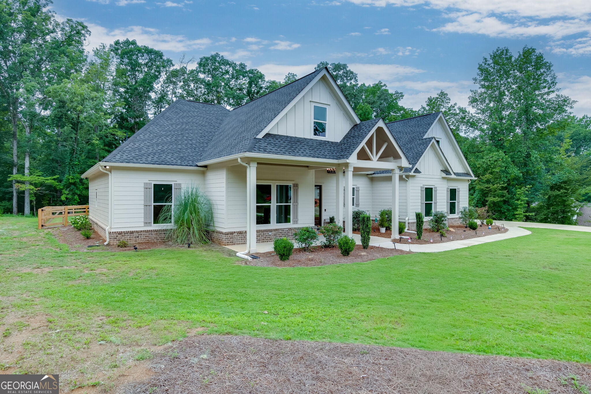 1077 Riverstone DR