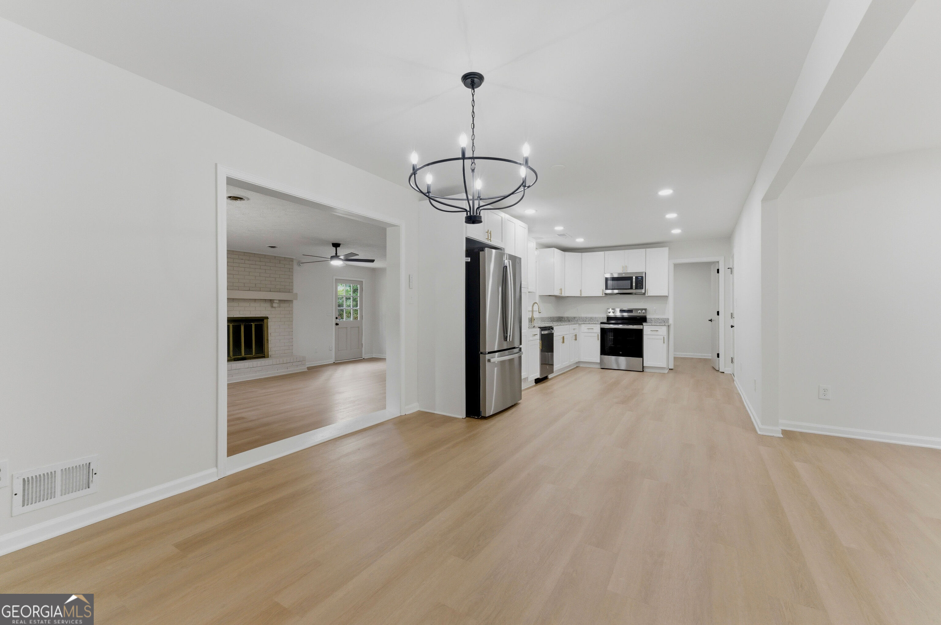 5824 Oakleaf WAY