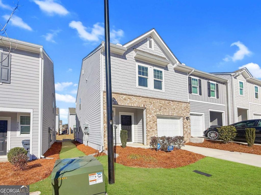 Photo of 3523 Condor Court SW, Atlanta, GA 30331 (MLS # 10671940)