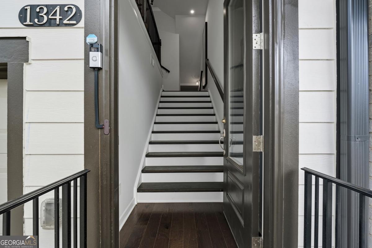 1342 Stanley Park DR