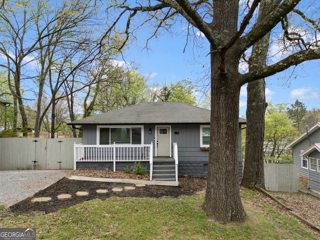 Photo of 455 Warren Street, Rossville, GA 30741 (MLS # 10841758)