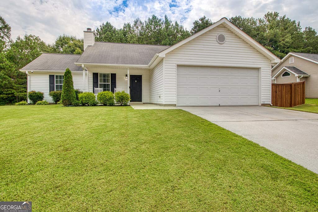 Photo of 185 Creekside Drive, Grantville, GA 30220 (MLS # 10821073)