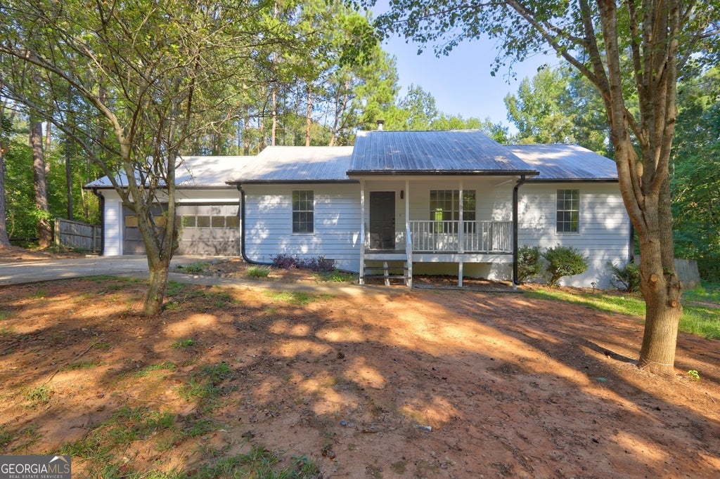 Photo of 132 Southridge Drive, Locust Grove, GA 30248 (MLS # 10879331)