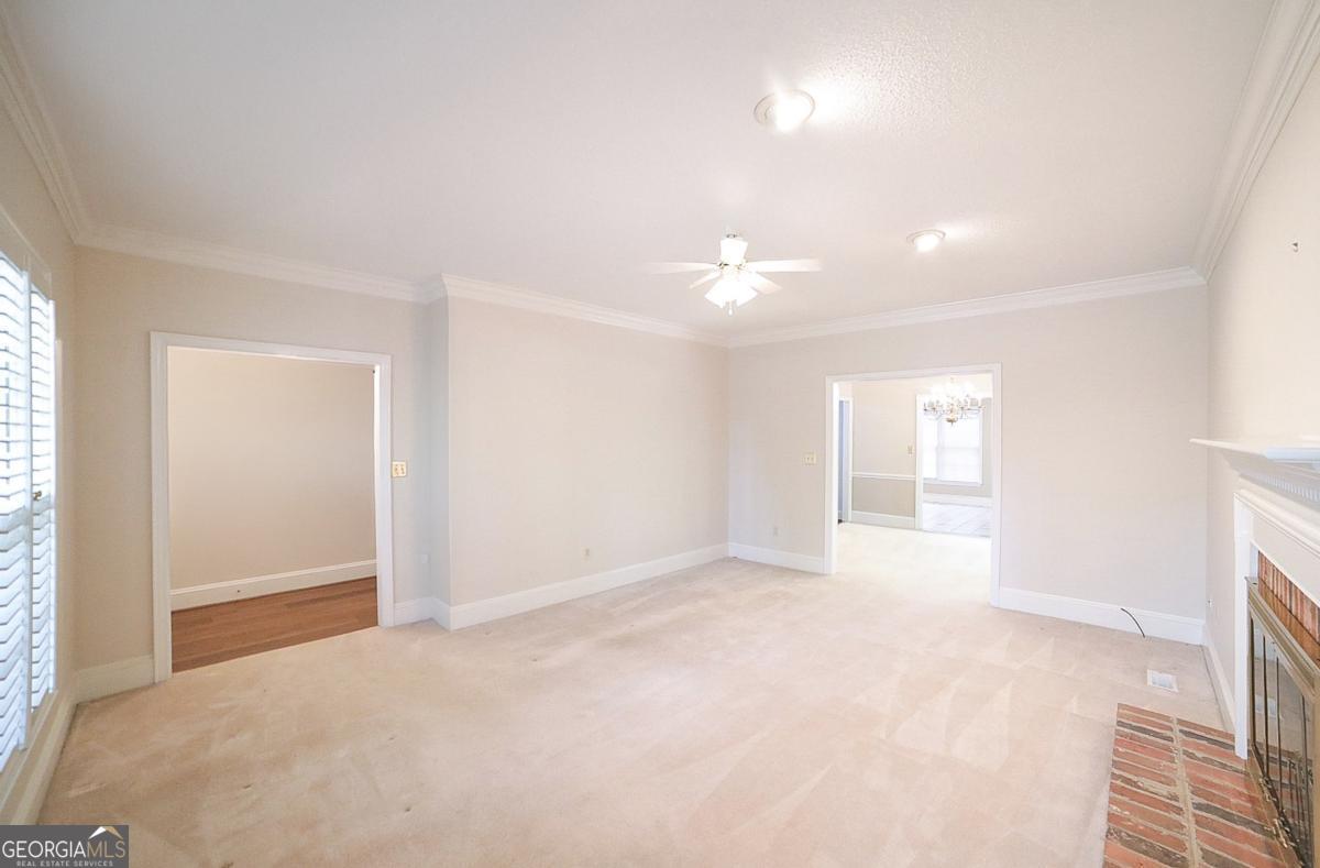 126 Stratford DR S 126