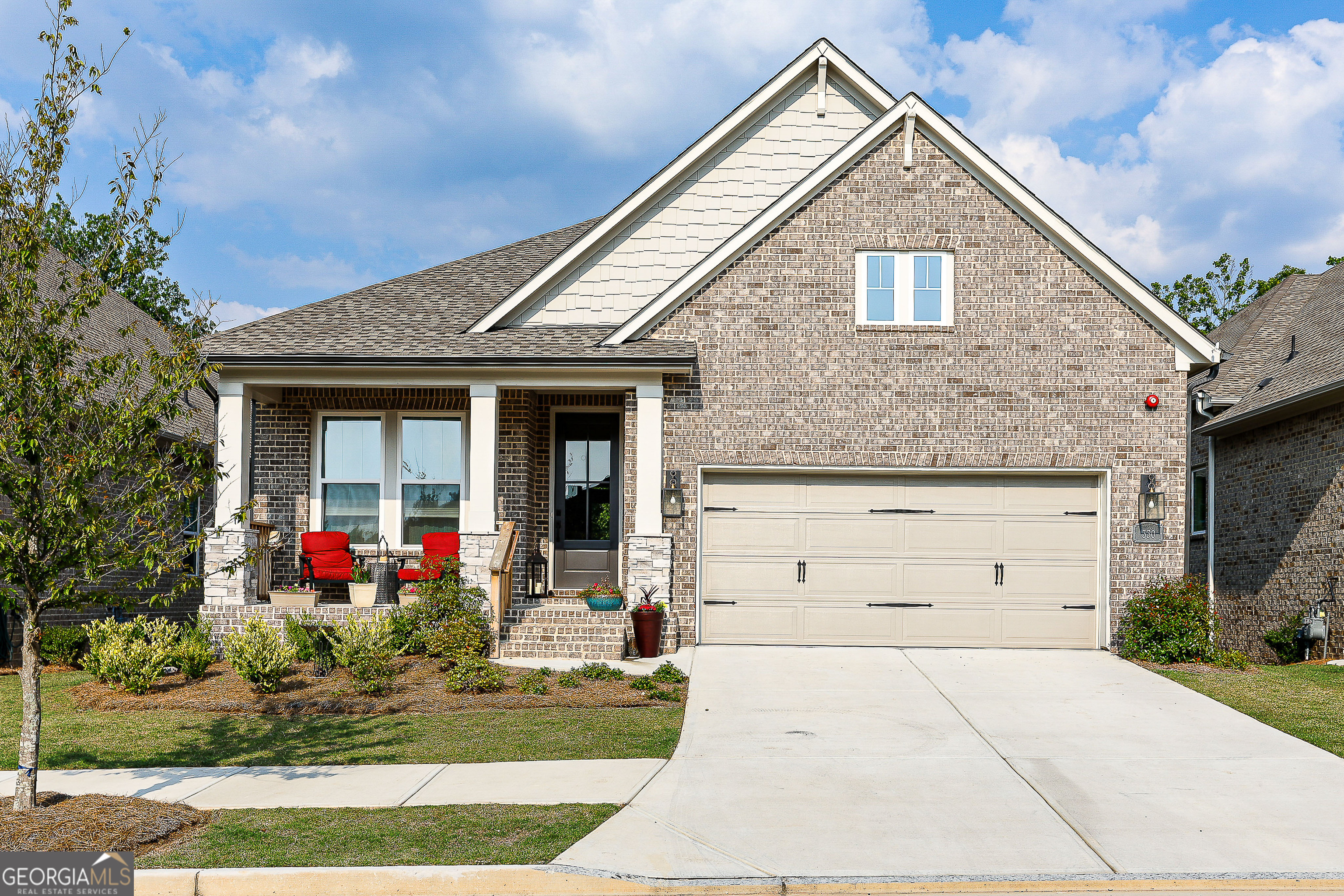 330 Carriage Glen LN