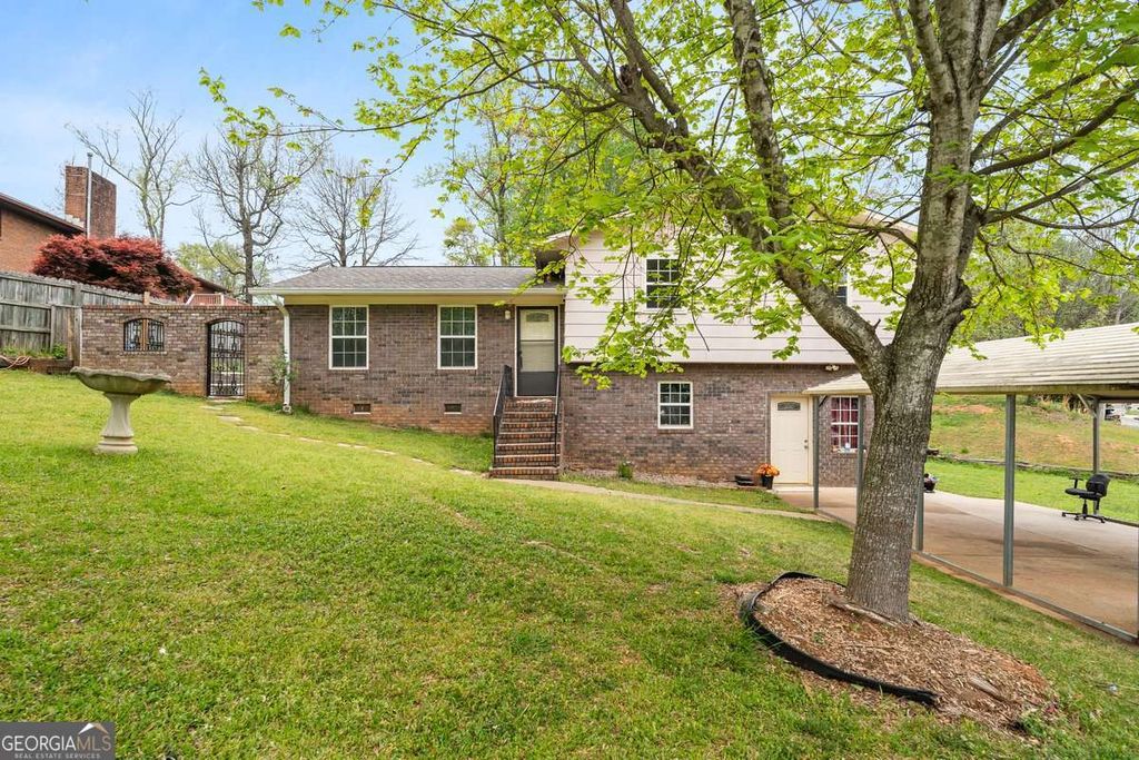 Photo of 1869 Beechwood Boulevard NW, Gainesville, GA 30504 (MLS # 10726959)