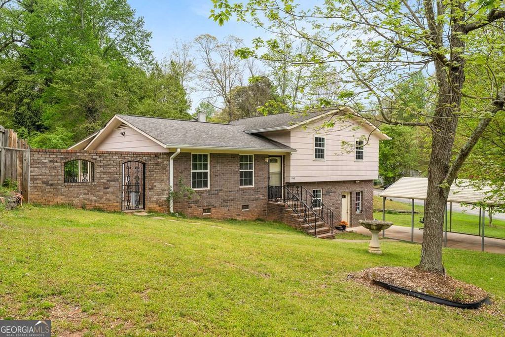 Photo of 1869 Beechwood Boulevard NW, Gainesville, GA 30504 (MLS # 10726959)