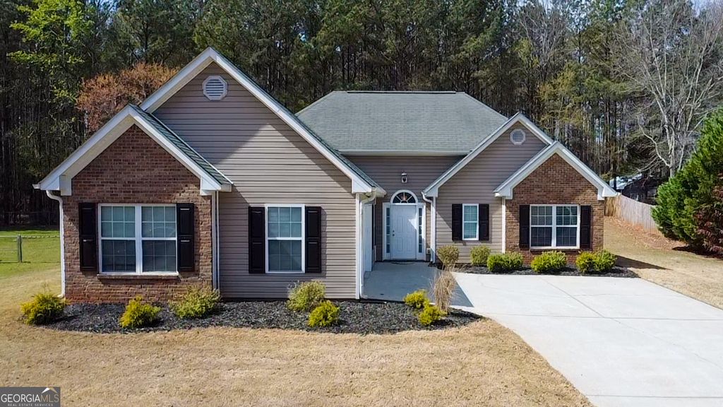 Photo of 1360 Stag Run Drive, Mansfield, GA 30055 (MLS # 10717919)