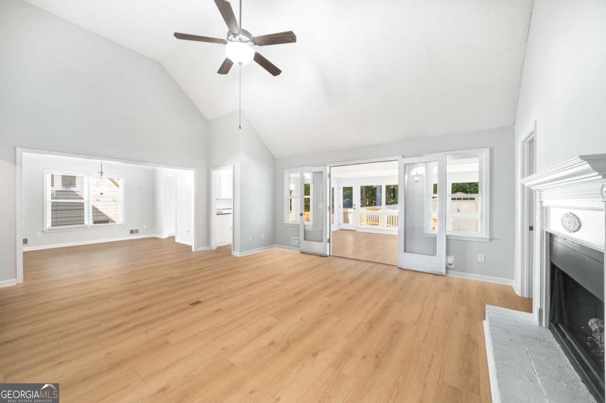 240 Whisperwood LN NW