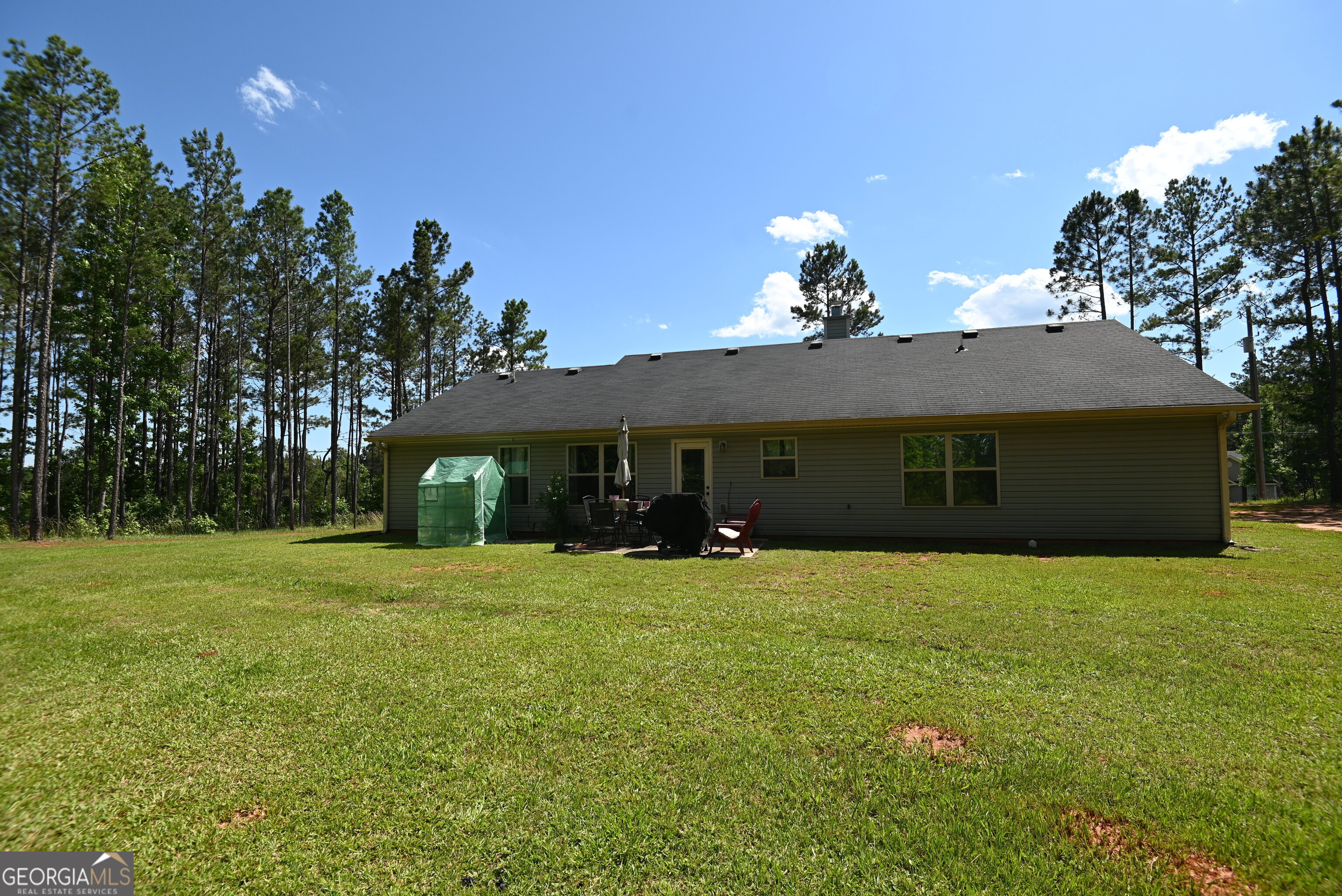 1743 Sara Hunter LN NW