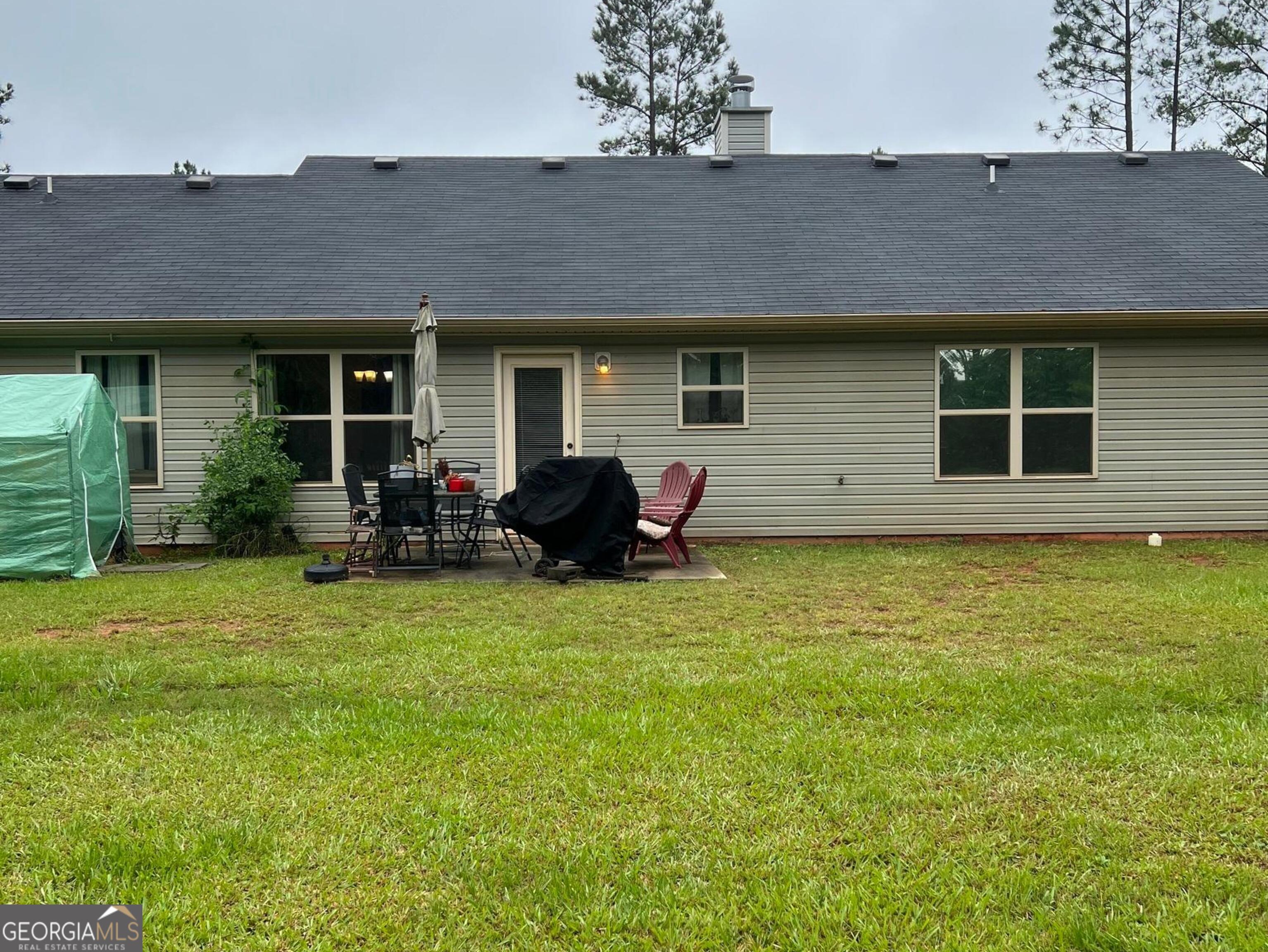 1743 Sara Hunter LN NW