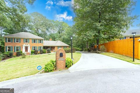 5027 Castlewood DR SW Lilburn GA 30047