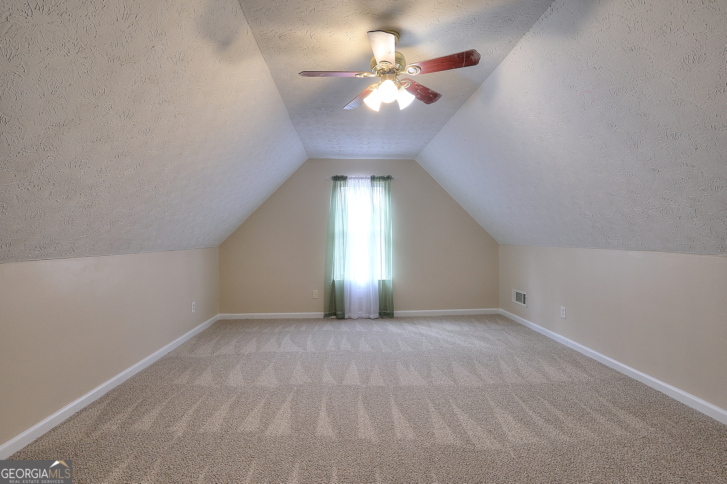 Vinnys Lake - Residential