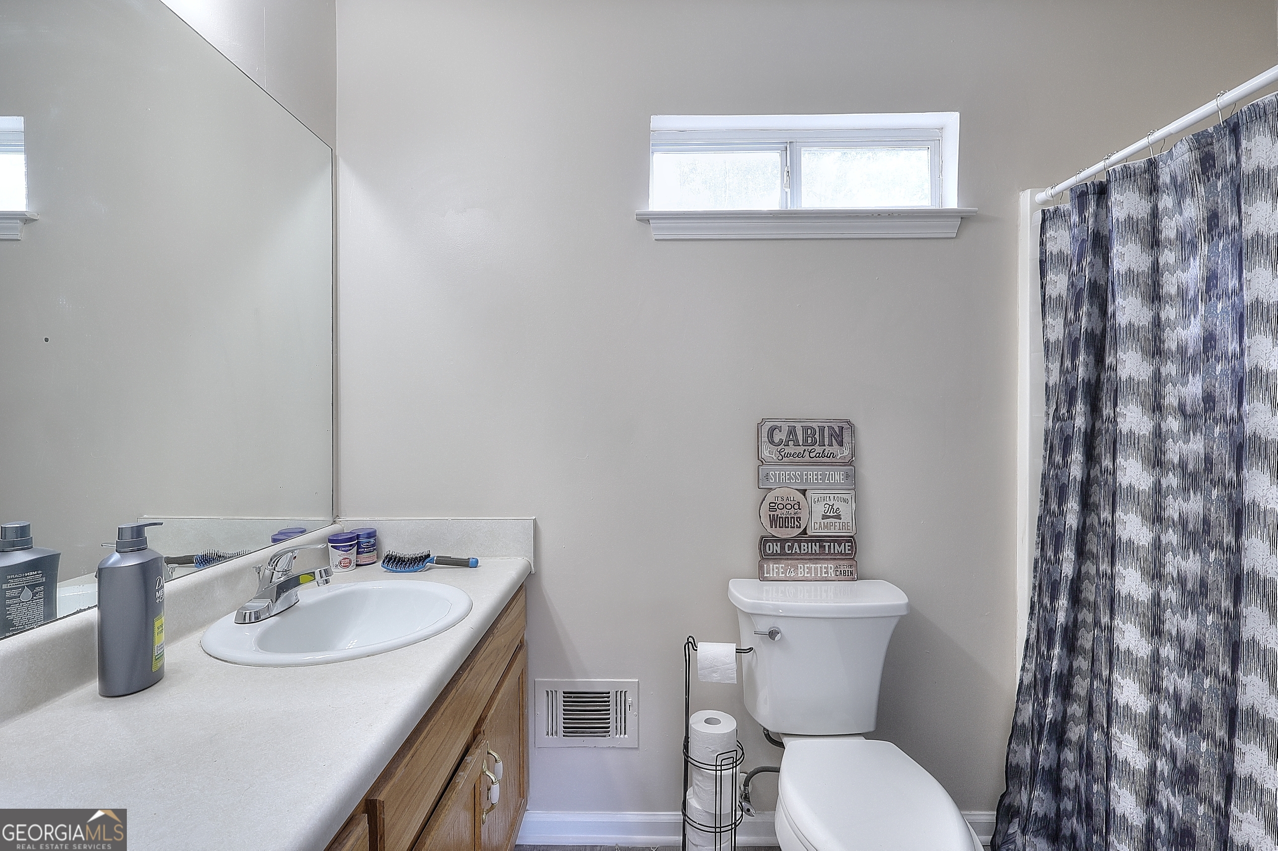 Vinnys Lake - Residential