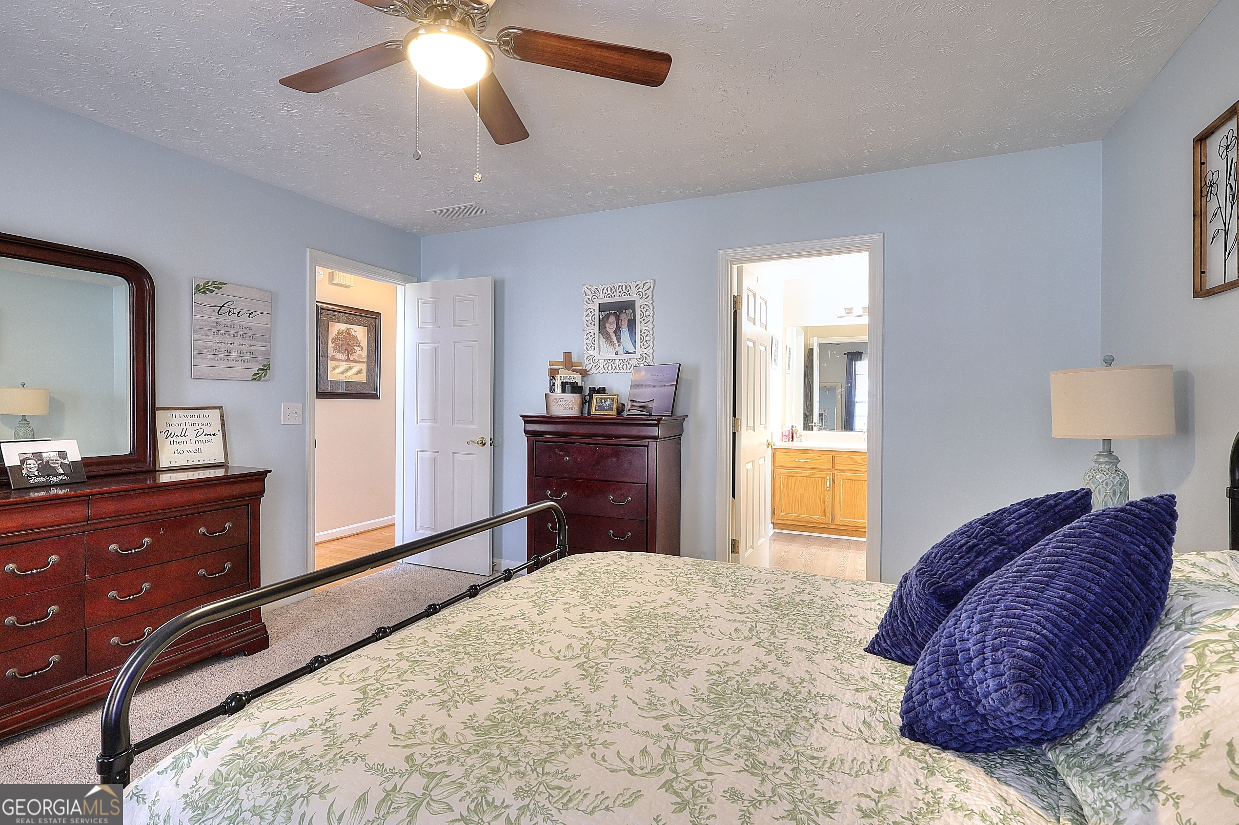 Vinnys Lake - Residential