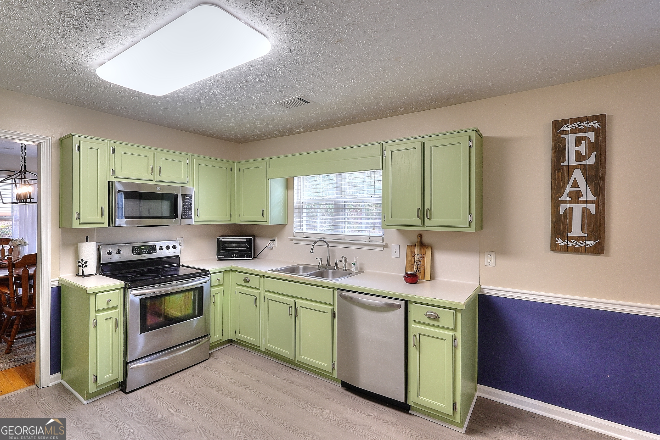 Vinnys Lake - Residential