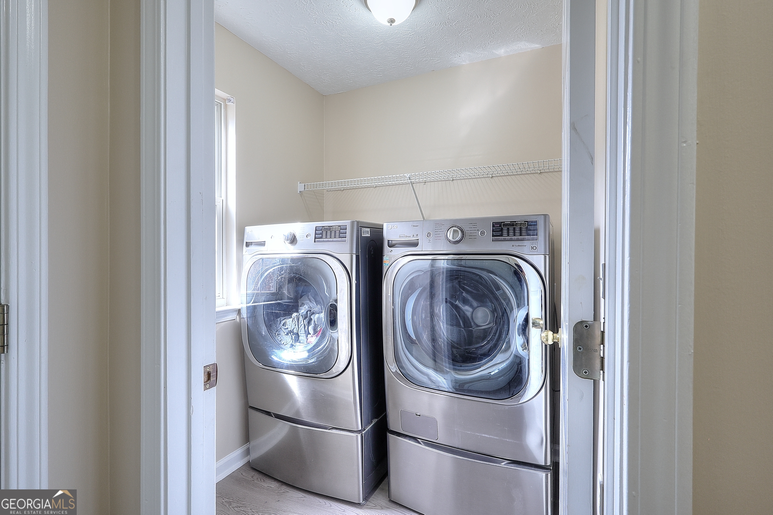 Vinnys Lake - Residential