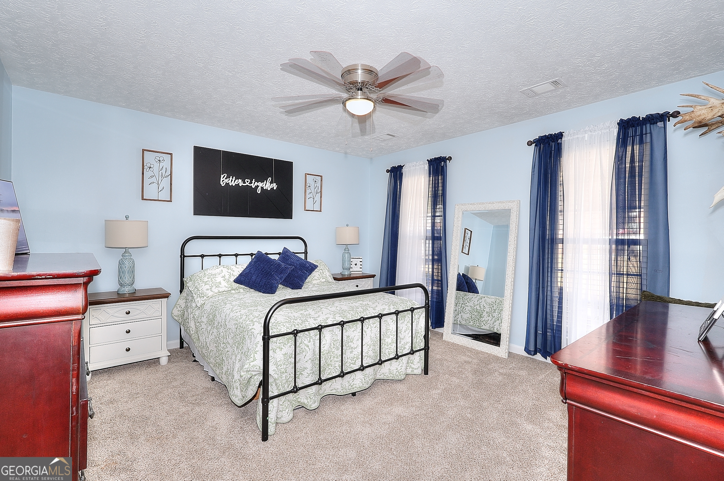 Vinnys Lake - Residential