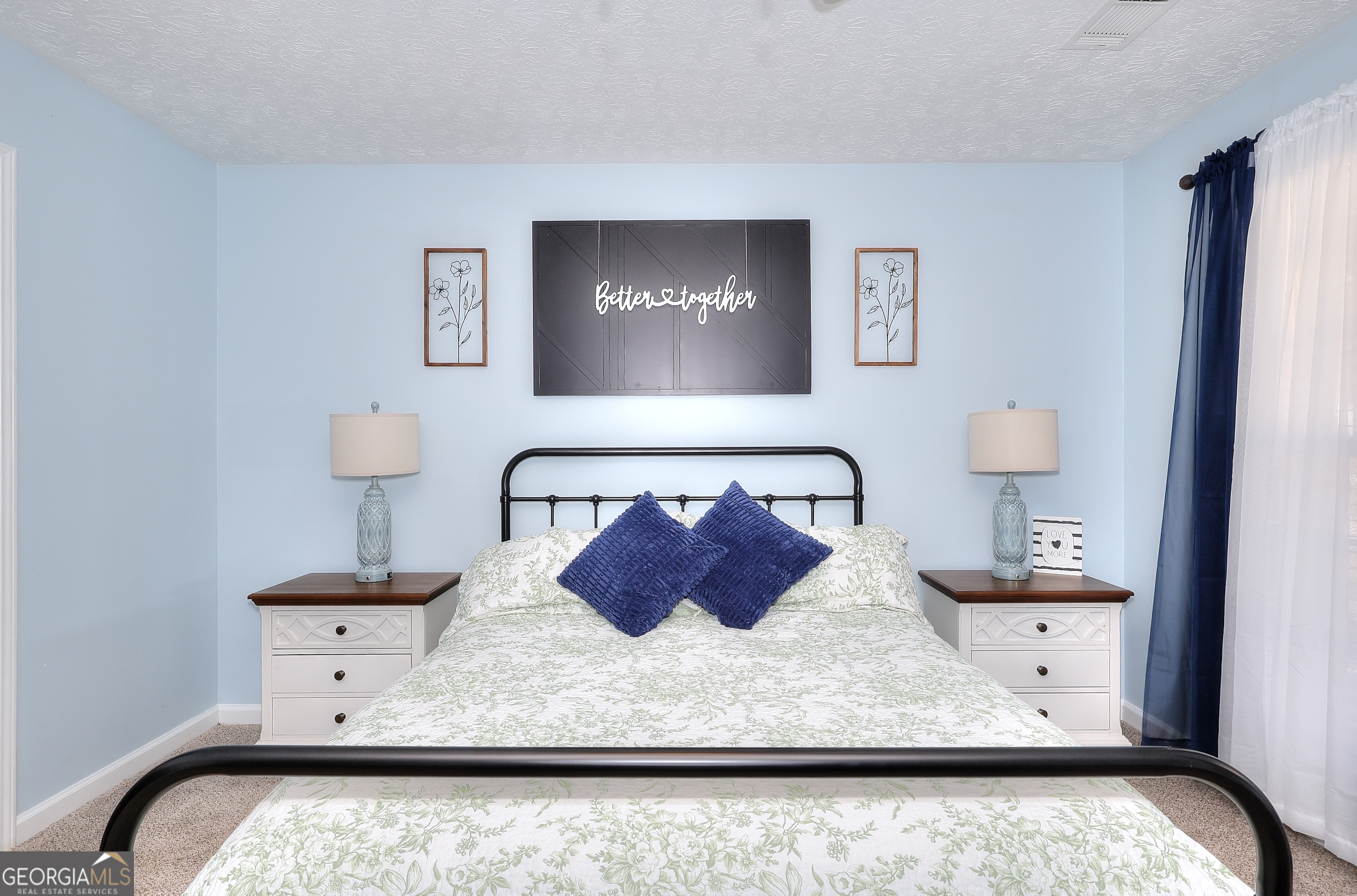 Vinnys Lake - Residential