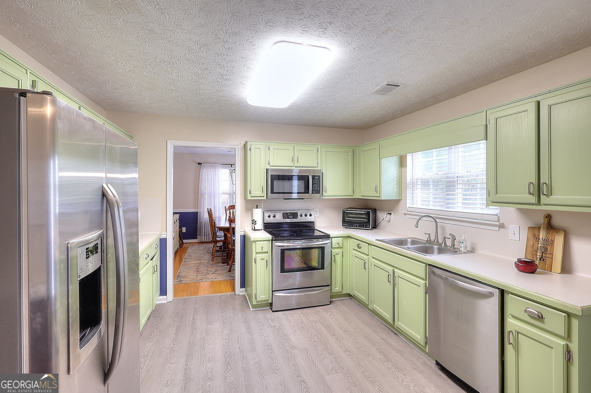 Vinnys Lake - Residential