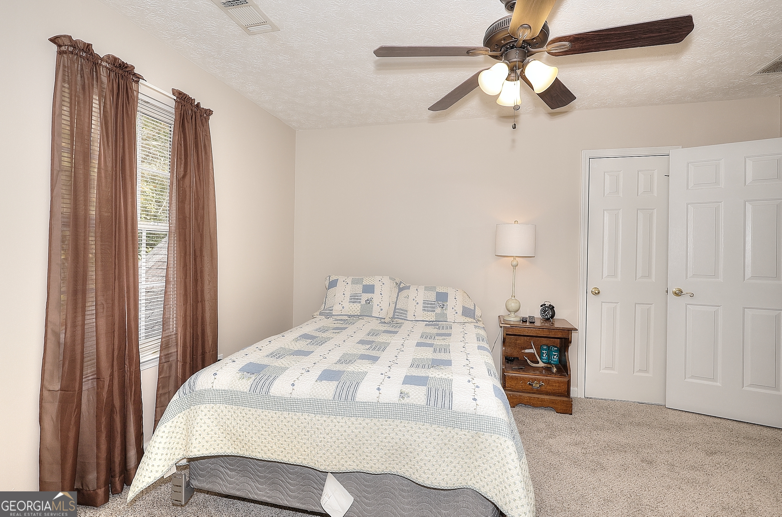 Vinnys Lake - Residential