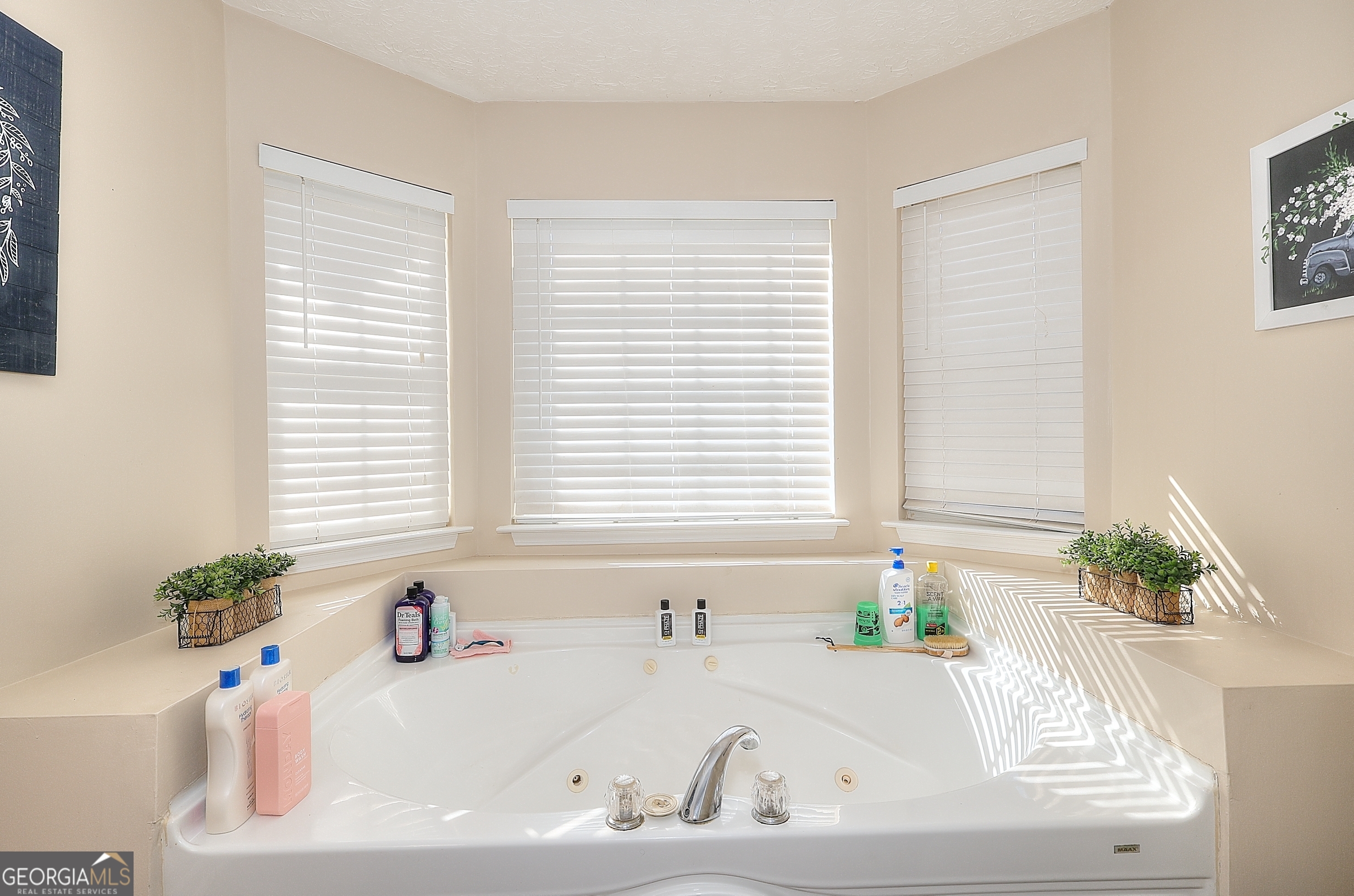 Vinnys Lake - Residential