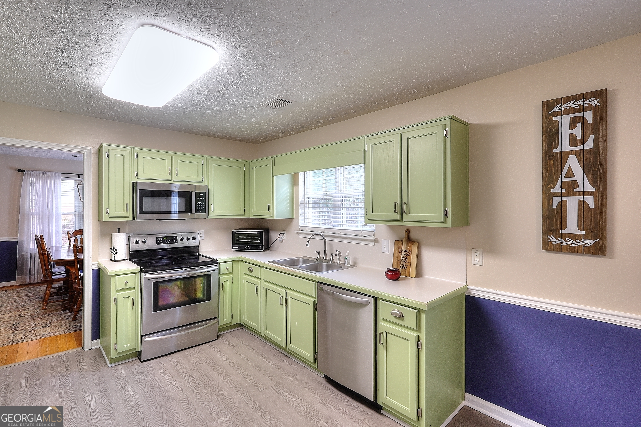 Vinnys Lake - Residential