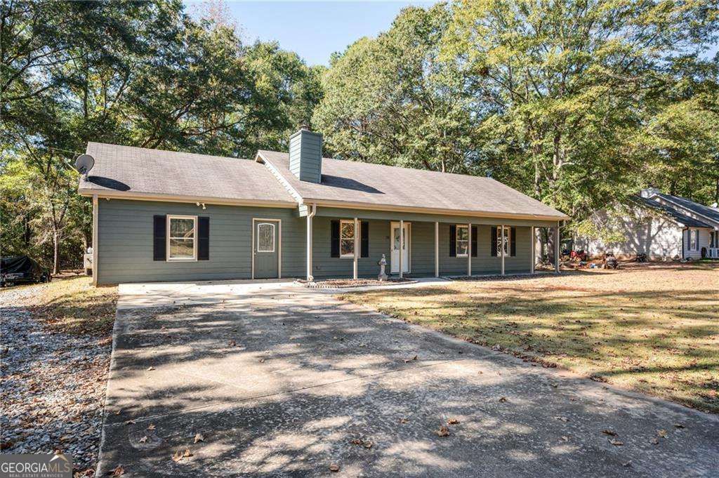 Photo of 70 Countryside Lane, Covington, GA 30016 (MLS # 10712095)