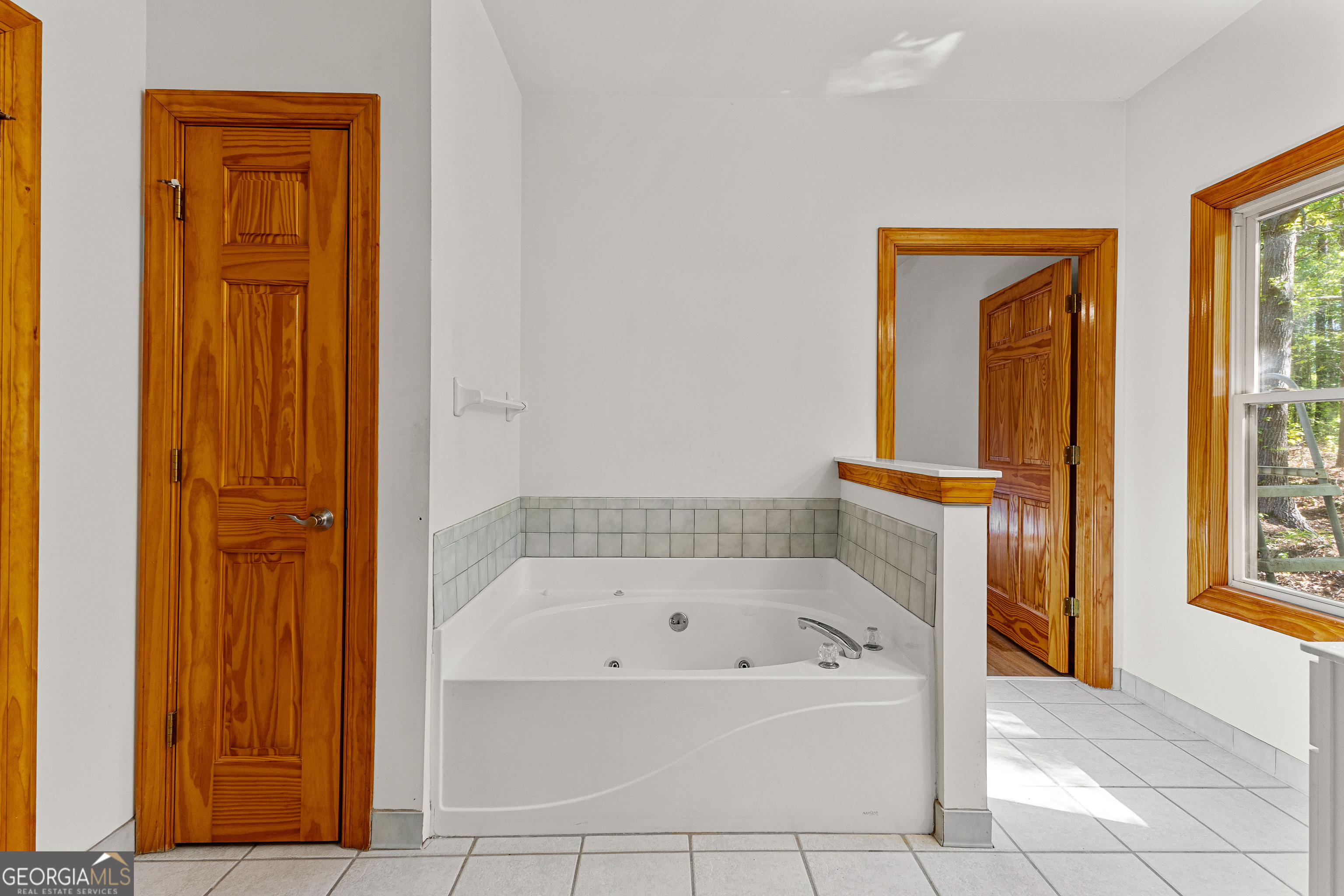 Barnesville, Georgia 30204, United States, 4 Bedrooms Bedrooms, ,2 BathroomsBathrooms,Residential,Pending,111576