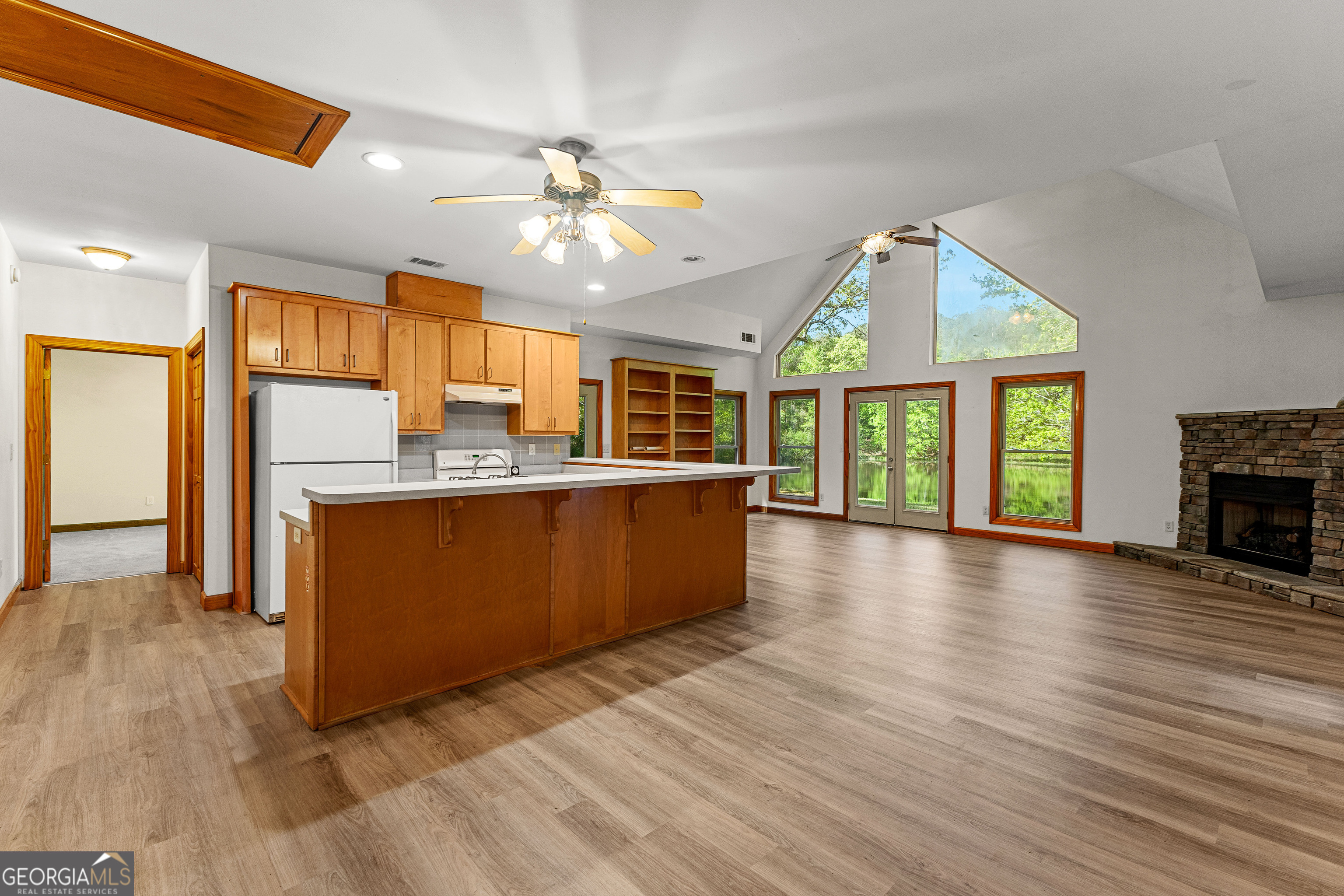 Barnesville, Georgia 30204, United States, 4 Bedrooms Bedrooms, ,2 BathroomsBathrooms,Residential,Pending,111576