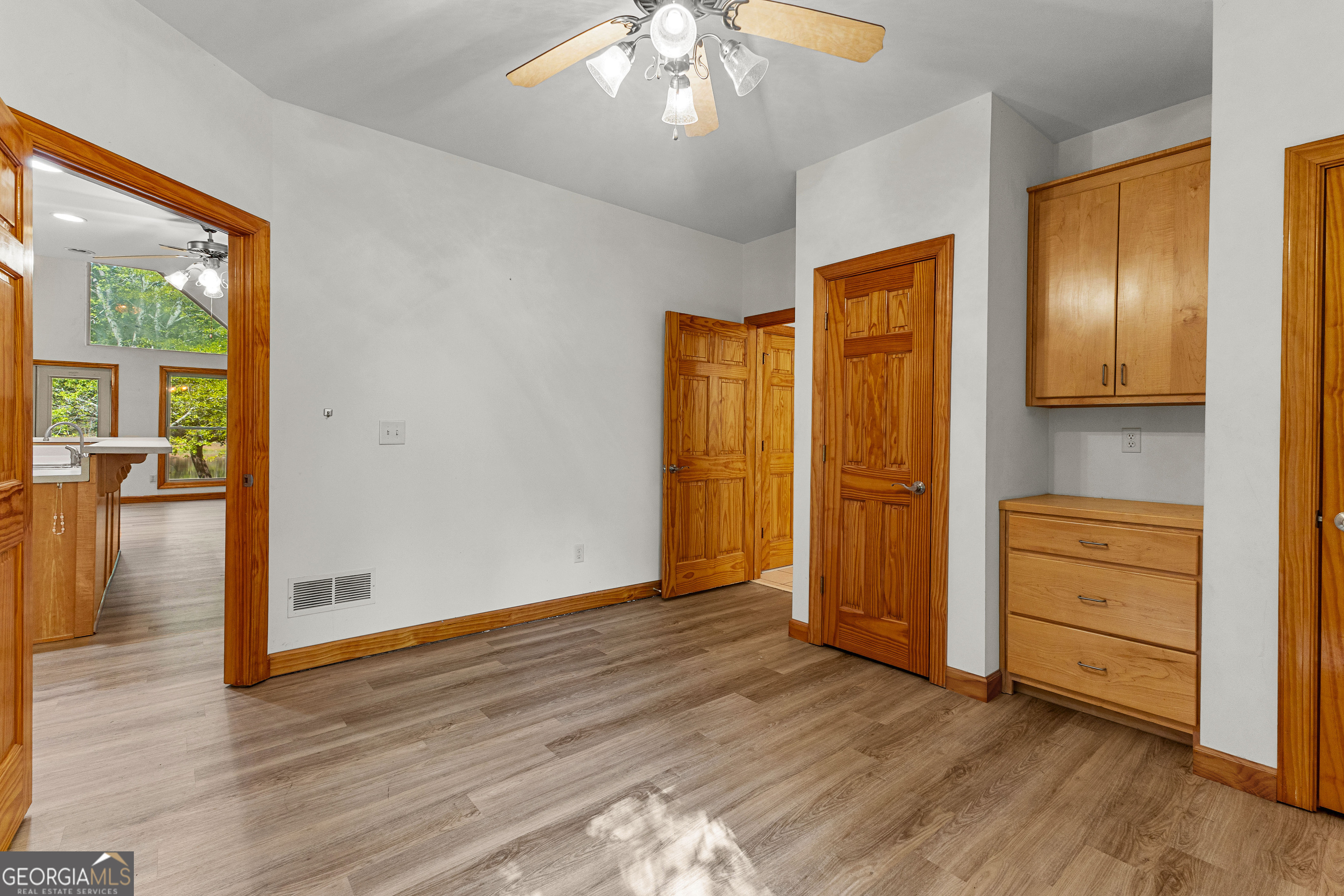 Barnesville, Georgia 30204, United States, 4 Bedrooms Bedrooms, ,2 BathroomsBathrooms,Residential,Pending,111576