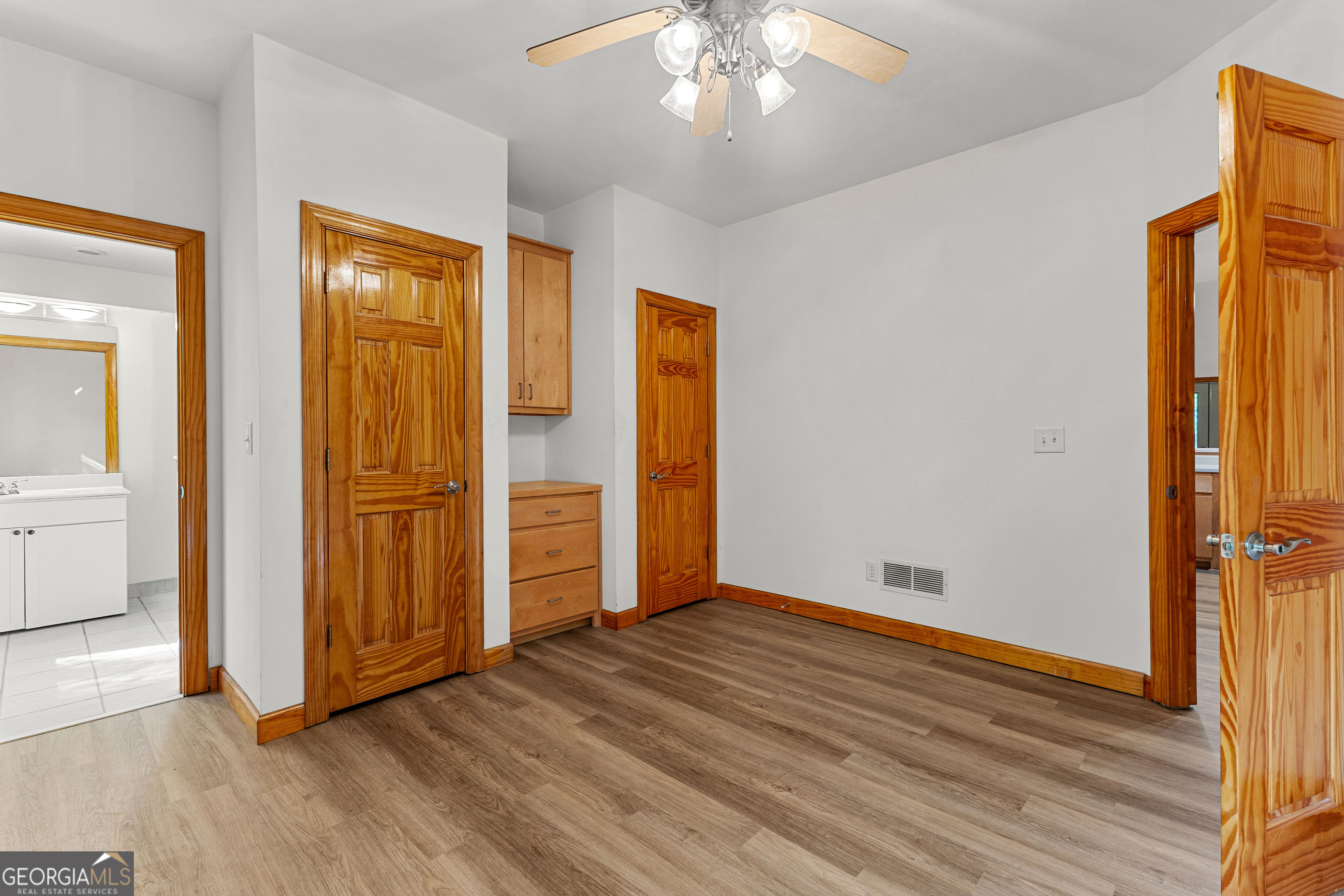 Barnesville, Georgia 30204, United States, 4 Bedrooms Bedrooms, ,2 BathroomsBathrooms,Residential,Pending,111576