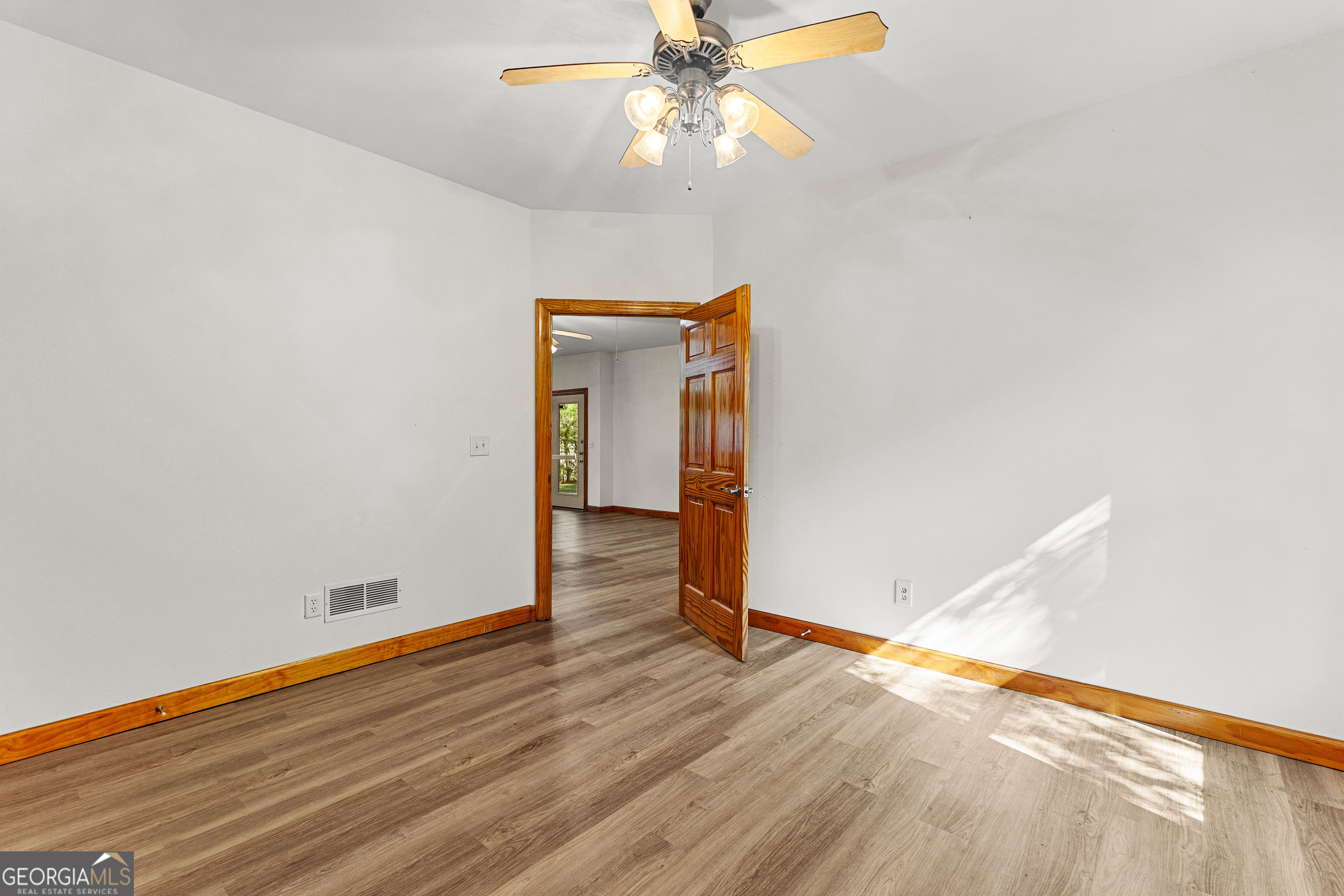 Barnesville, Georgia 30204, United States, 4 Bedrooms Bedrooms, ,2 BathroomsBathrooms,Residential,Pending,111576