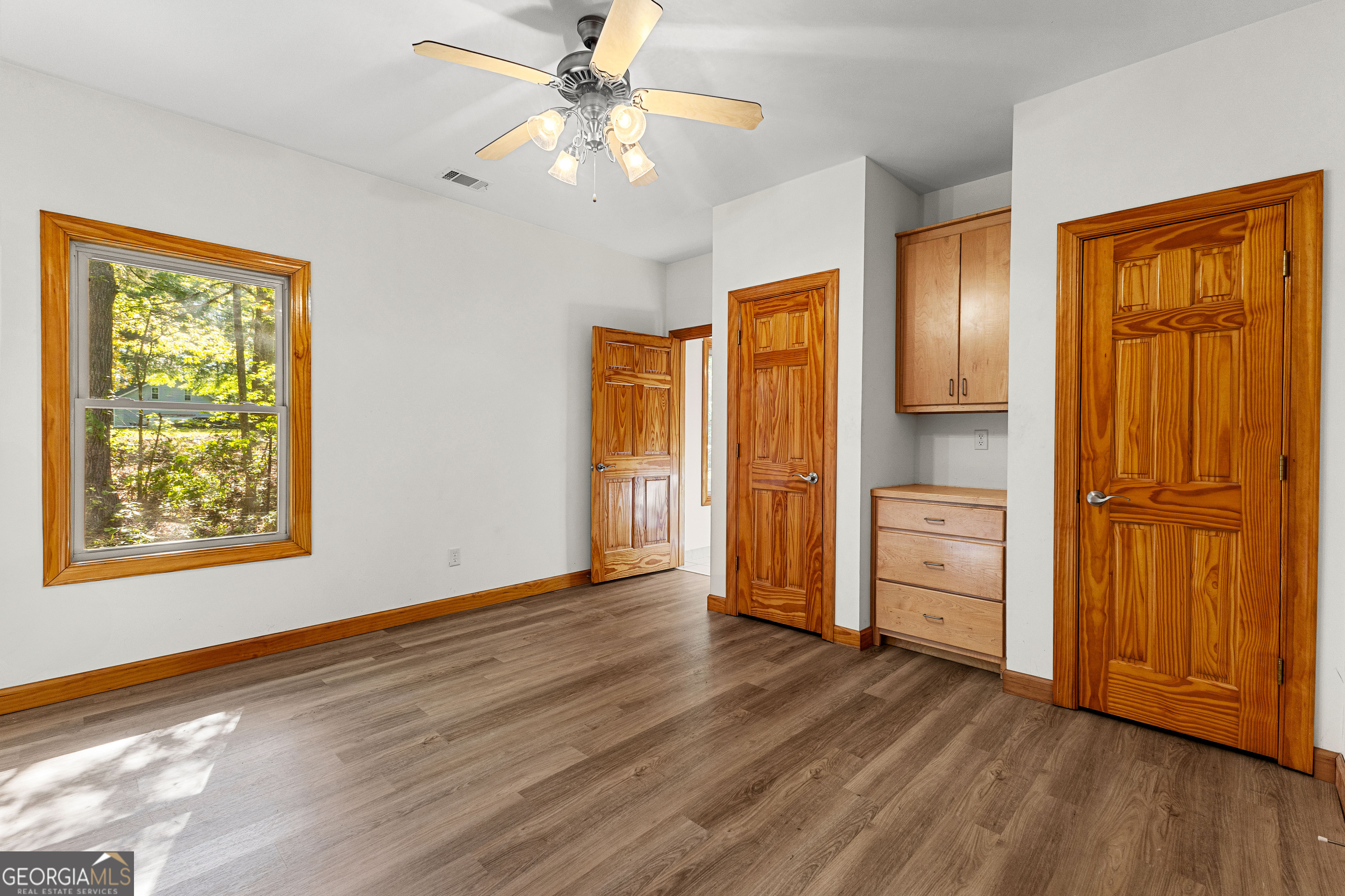 Barnesville, Georgia 30204, United States, 4 Bedrooms Bedrooms, ,2 BathroomsBathrooms,Residential,Pending,111576