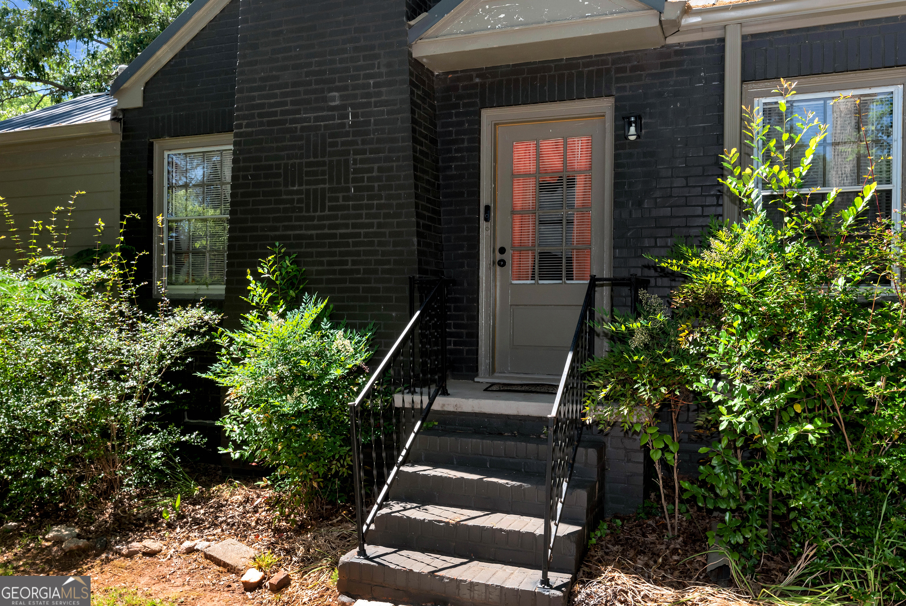 98 Hill ST