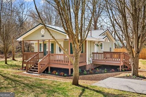 Photo of 250 Lawrence Street, Adairsville, GA 30103 (MLS # 10695668)