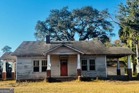 Photo of 175 E Brazell Street, Reidsville, GA 30453 (MLS # 10658220)