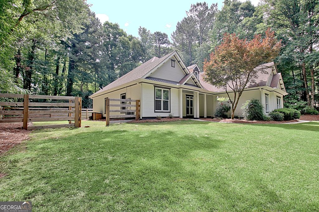 Photo of 165 Asbury Way, Fayetteville, GA 30215 (MLS # 10769087)