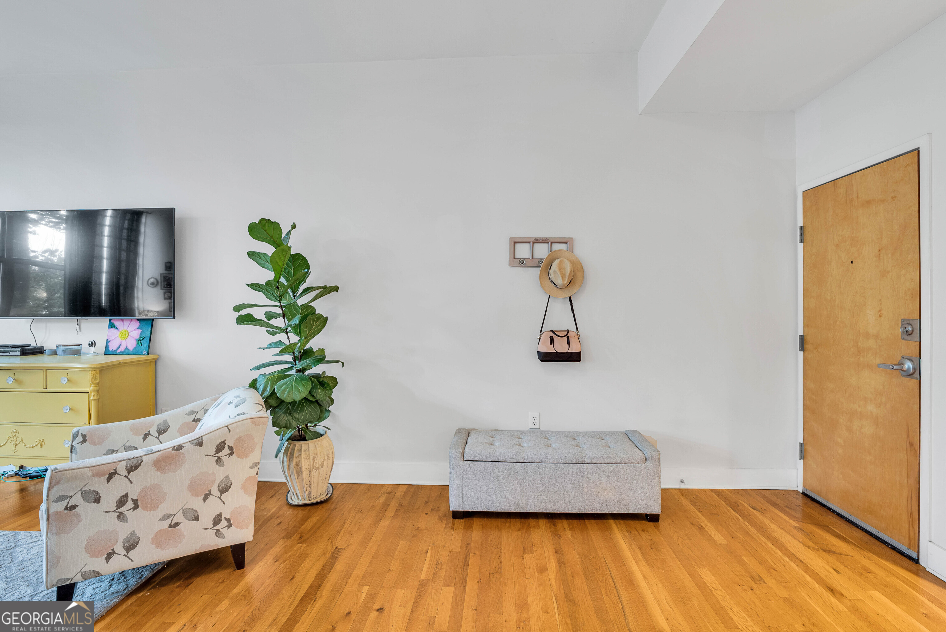 15 Waddell ST 204