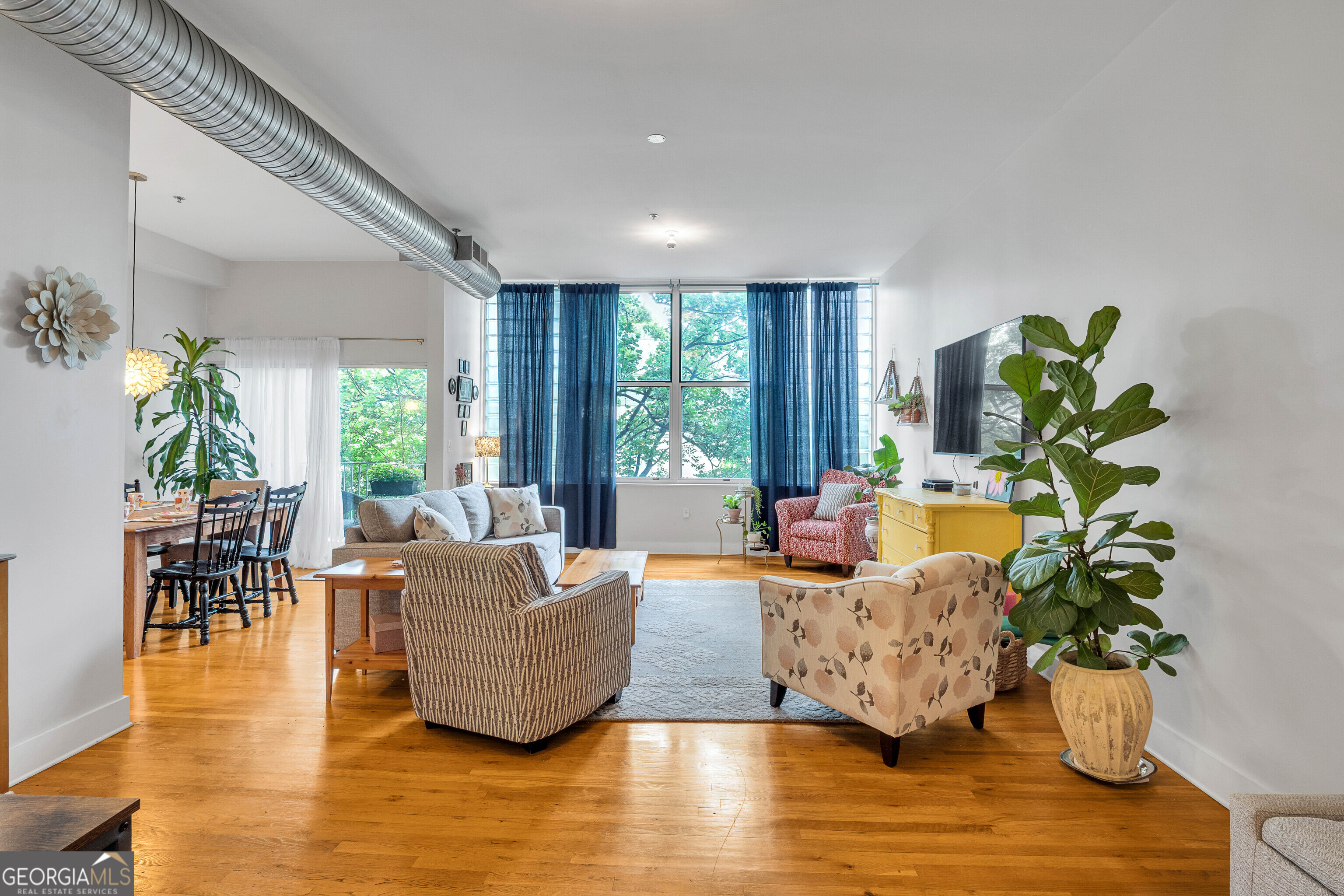 15 Waddell ST 204