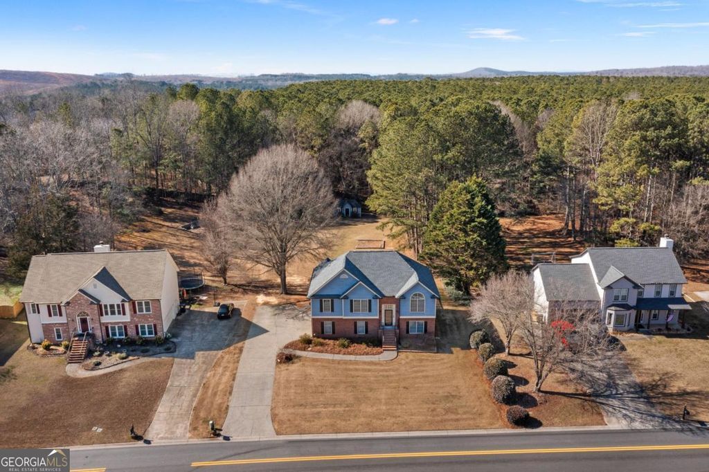 Photo of 58 Planters Drive NW, Cartersville, GA 30120 (MLS # 10680215)