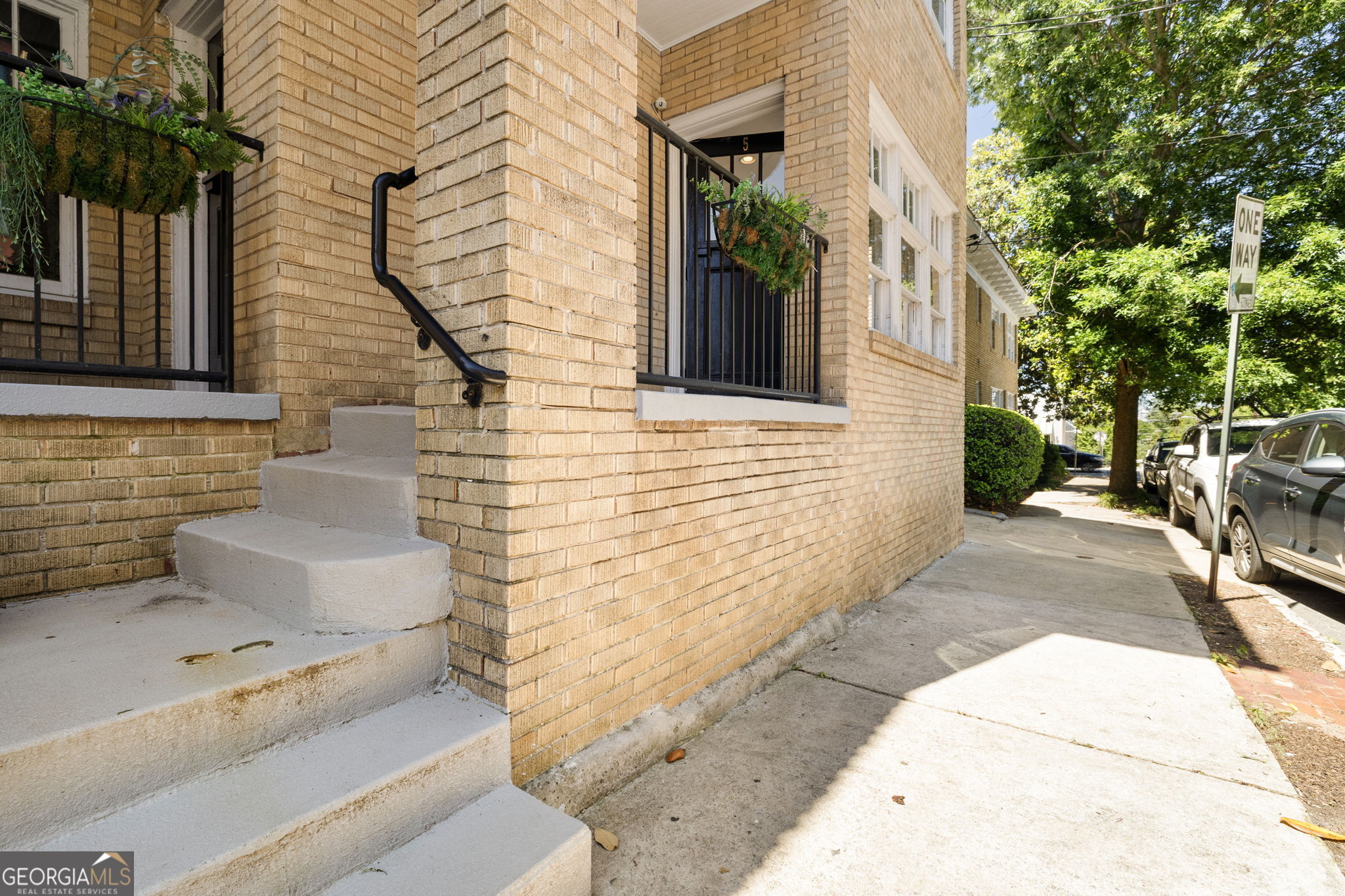 653 N Highland AVE NE 5