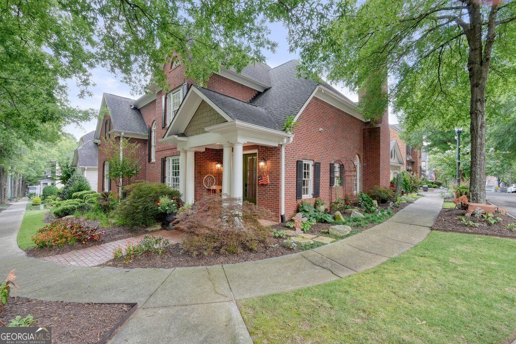 1451 Hedgewood LN NW