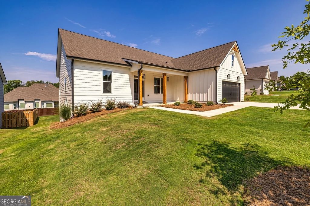 Photo of 69 Oakhurst Trl, Sharpsburg, GA 30277 (MLS # 10753557)