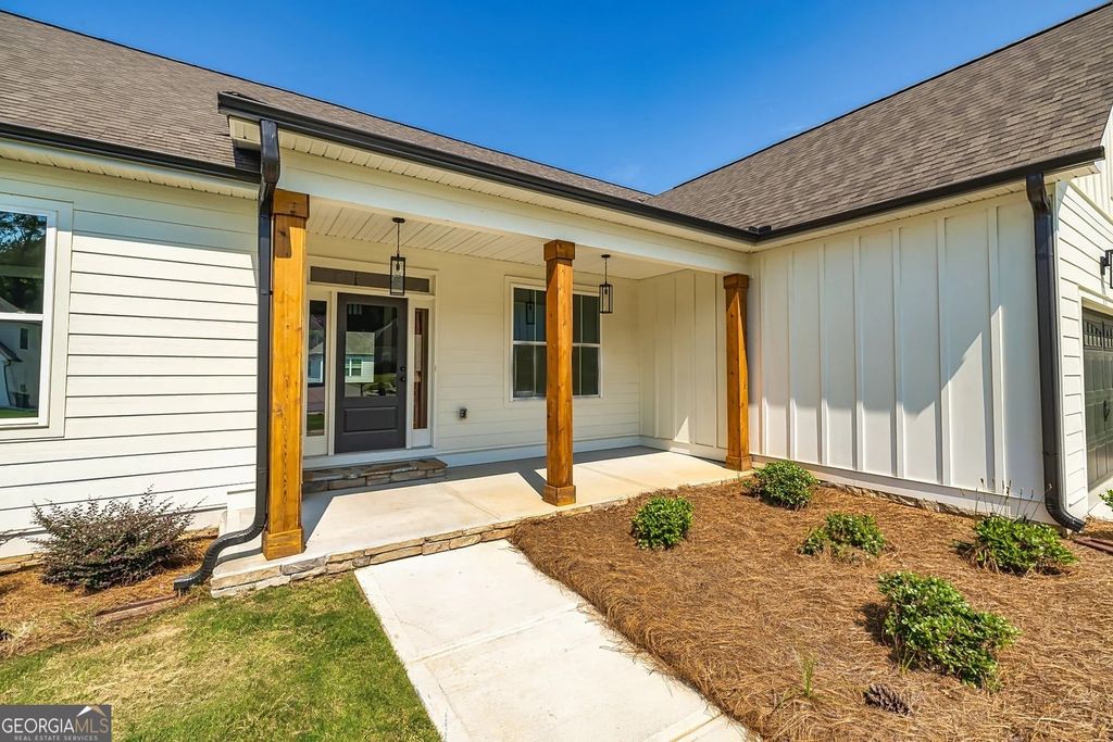 Photo of 69 Oakhurst Trl, Sharpsburg, GA 30277 (MLS # 10753557)