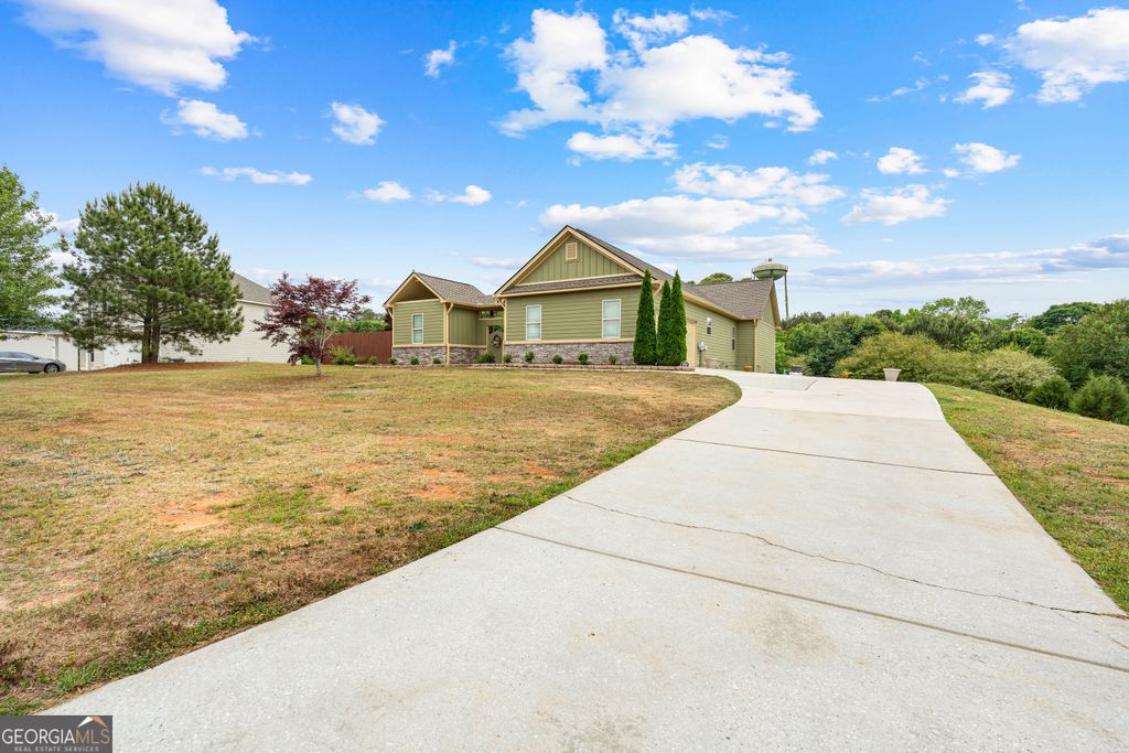 Photo of 104 Field Dr, Hogansville, GA 30230 (MLS # 10755583)
