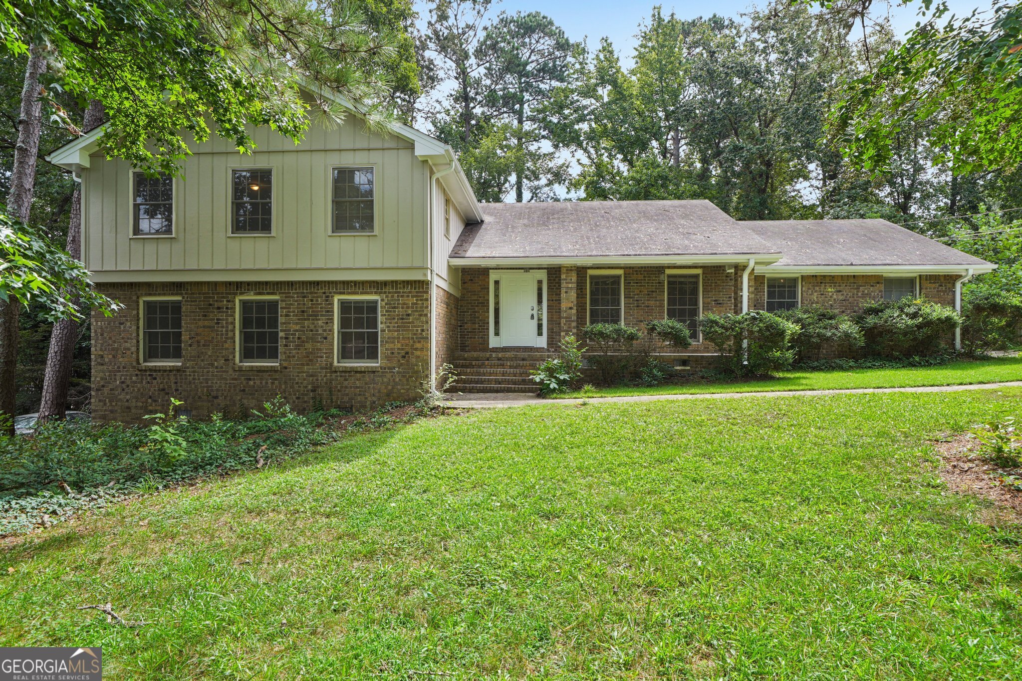 Come and discover true split-level living at this Carlisle home! Step into the inviting foyer and through into the kitchen, which boasts ample storage and hard surface countertops and is adjacent to the home's dining room. The well-appointed living room rounds out the main floor. On the second floor you'll find the primary suite and two secondary bedrooms, along with two full bathrooms. In the basement there is an additional secondary bedroom, full bathroom, and almost 1,000 square feet of livable square footage. Come and see for yourself the possibilities that this home has to offer!