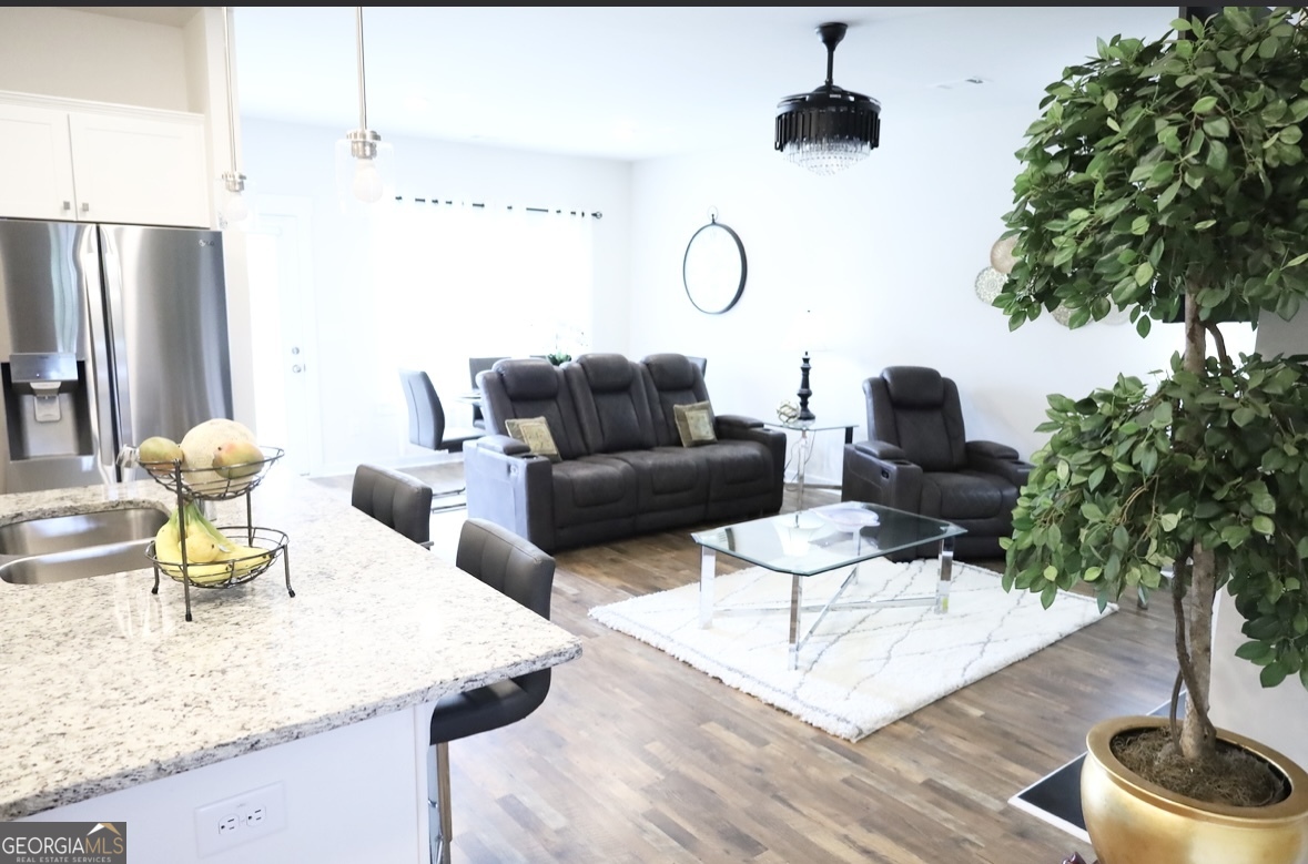 2845 Long Shadow CT